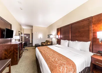Comfort Suites Grand Prairie - Arlington North hotel thumbnail 6