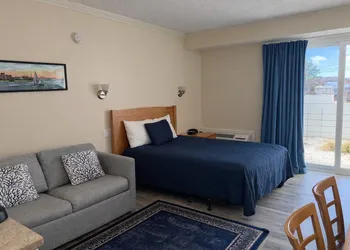 Courtyard Resort hotel thumbnail 3
