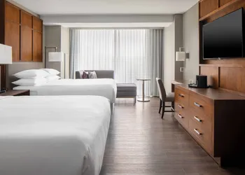 Omaha Marriott Downtown at the Capitol District hotel thumbnail 7