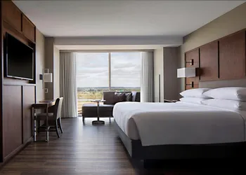 Omaha Marriott Downtown at the Capitol District hotel thumbnail 8
