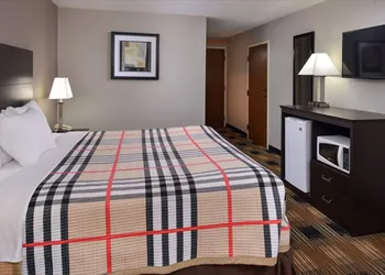 FairBridge Inn Express, Monroe City hotel thumbnail 6