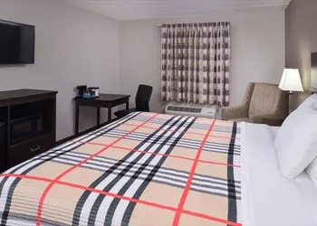 FairBridge Inn Express, Monroe City hotel thumbnail 7
