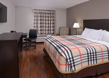 FairBridge Inn Express, Monroe City hotel thumbnail 8