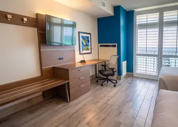 Holiday Inn Express & Suites Panama City Beach - Beachfront by IHG hotel thumbnail 3