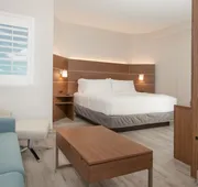 Holiday Inn Express & Suites Panama City Beach - Beachfront by IHG hotel detail image 7