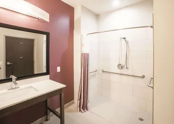 La Quinta Inn & Suites by Wyndham San Marcos Outlet Mall hotel thumbnail 6