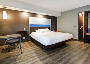 Tru by Hilton Salt Lake City Airport hotel thumbnail 8