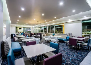 La Quinta Inn & Suites by Wyndham Houston Cypress hotel thumbnail 2