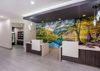 La Quinta Inn & Suites by Wyndham Houston Cypress hotel thumbnail 4