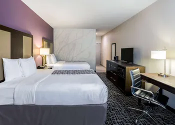 La Quinta Inn & Suites by Wyndham Houston Cypress hotel thumbnail 5