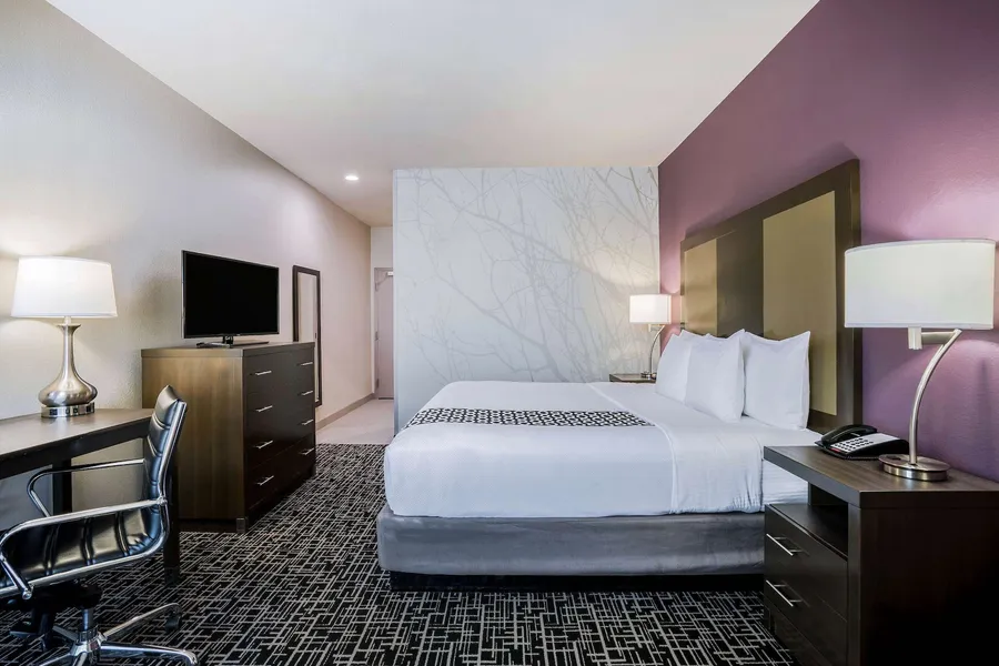 La Quinta Inn & Suites by Wyndham Houston Cypress hotel detail image 6