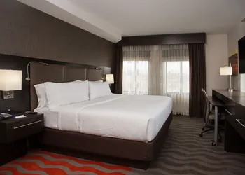 Holiday Inn Express Springfield Downtown by IHG hotel thumbnail 4