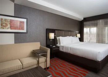 Holiday Inn Express Springfield Downtown by IHG hotel thumbnail 5