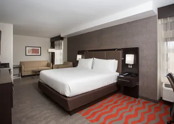 Holiday Inn Express Springfield Downtown by IHG hotel thumbnail 7