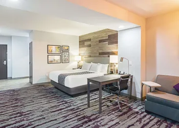 La Quinta Inn & Suites by Wyndham Dallas - Wylie hotel thumbnail 4