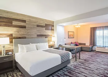 La Quinta Inn & Suites by Wyndham Dallas - Wylie hotel thumbnail 7