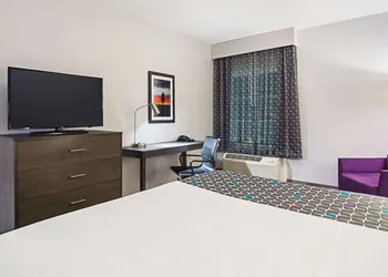 La Quinta Inn & Suites by Wyndham Dallas - Wylie hotel thumbnail 8