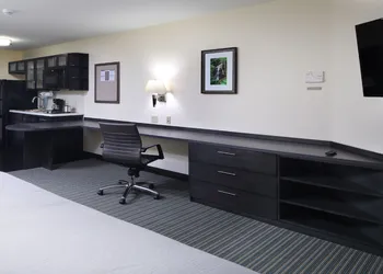 Candlewood Suites Newark South - University Area by IHG hotel thumbnail 4