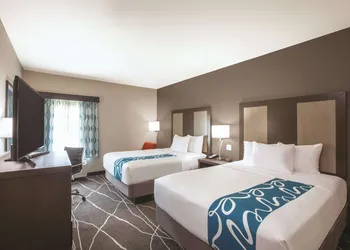 La Quinta Inn & Suites by Wyndham Tulsa Broken Arrow hotel thumbnail 6