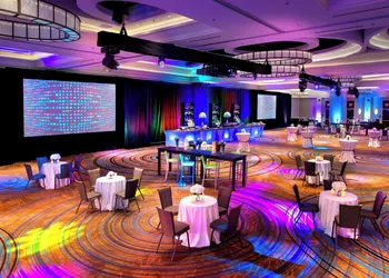 Newark Liberty International Airport Marriott hotel thumbnail 5