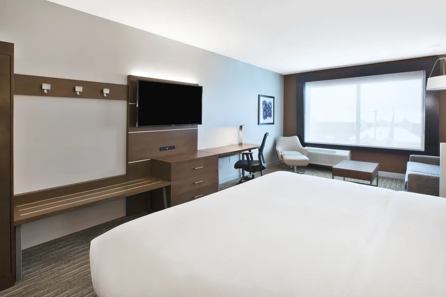 Holiday Inn Express & Suites Okemos - University Area by IHG hotel detail image 2