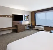 Holiday Inn Express & Suites Okemos - University Area by IHG hotel detail image 3