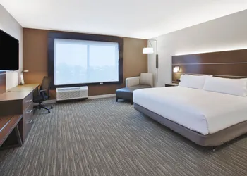 Holiday Inn Express & Suites Okemos - University Area by IHG hotel thumbnail 4