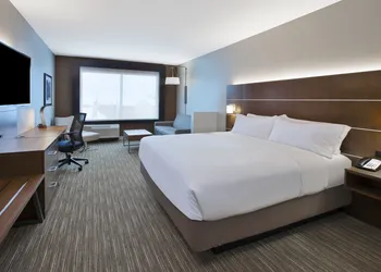 Holiday Inn Express & Suites Okemos - University Area by IHG hotel thumbnail 6