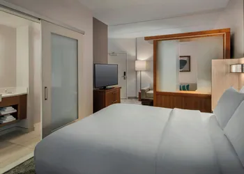 Springhill Suites Mount Laurel hotel thumbnail 8
