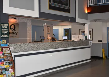 Quality Inn & Suites hotel thumbnail 3