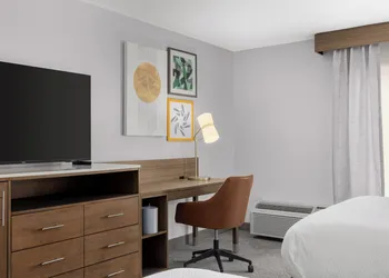 Holiday Inn Coralville Iowa City by IHG hotel thumbnail 8