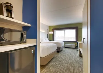 Holiday Inn Express and Suites-Elizabethtown North by IHG hotel thumbnail 2