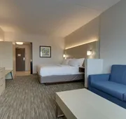 Holiday Inn Express and Suites-Elizabethtown North by IHG hotel detail image 7