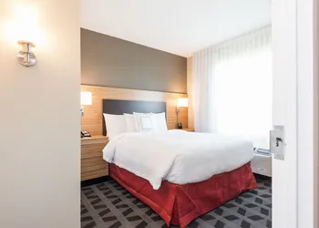 TownePlace Suites by Marriott Edmonton South hotel thumbnail 4