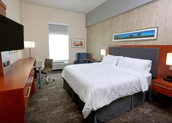 Holiday Inn & Suites Sioux Falls - Airport by IHG hotel thumbnail 2