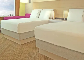 Holiday Inn Express and Suites Detroit/Sterling Heights by IHG hotel thumbnail 2