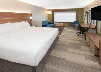 Holiday Inn Express and Suites Detroit/Sterling Heights by IHG hotel thumbnail 4