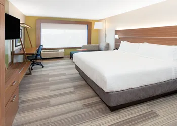 Holiday Inn Express and Suites Detroit/Sterling Heights by IHG hotel thumbnail 7