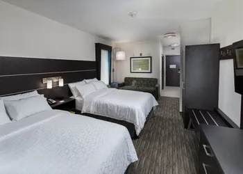 Holiday Inn Express & Suites Saskatoon East - University by IHG hotel thumbnail 6