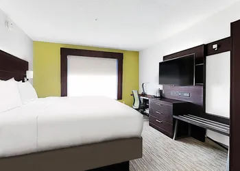 Holiday Inn Express & Suites Chalmette - New Orleans S by IHG hotel thumbnail 7