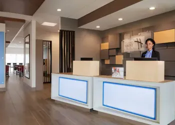 Holiday Inn Express and Suites-Cincinnati NE - Red Bank Road by IHG hotel thumbnail 2