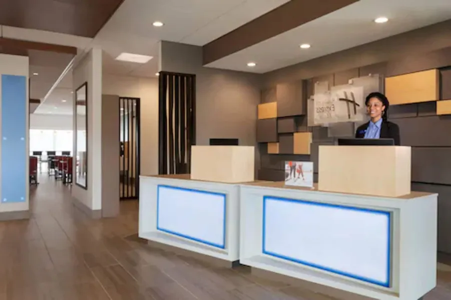 Holiday Inn Express and Suites-Cincinnati NE - Red Bank Road by IHG hotel detail image 2