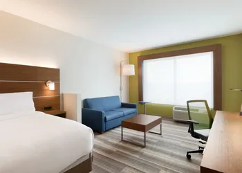 Holiday Inn Express and Suites-Cincinnati NE - Red Bank Road by IHG hotel thumbnail 4