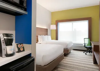 Holiday Inn Express and Suites-Cincinnati NE - Red Bank Road by IHG hotel thumbnail 6