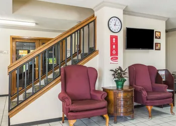 Econo Lodge Sioux Falls North hotel thumbnail 2