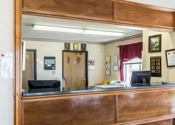 Econo Lodge Sioux Falls North hotel thumbnail 3