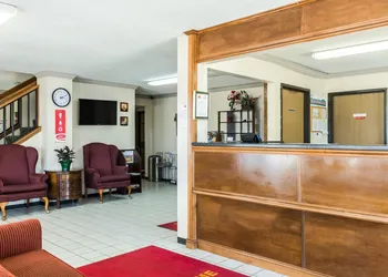 Econo Lodge Sioux Falls North hotel thumbnail 4