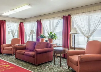 Econo Lodge Sioux Falls North hotel thumbnail 5