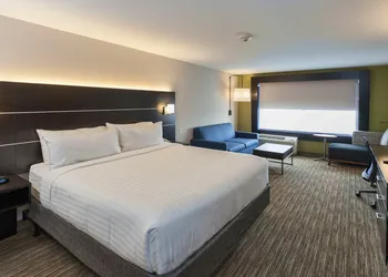 Holiday Inn Express & Suites Dodge City by IHG hotel thumbnail 3