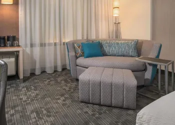 Courtyard by Marriott Wayne Fairfield hotel thumbnail 6